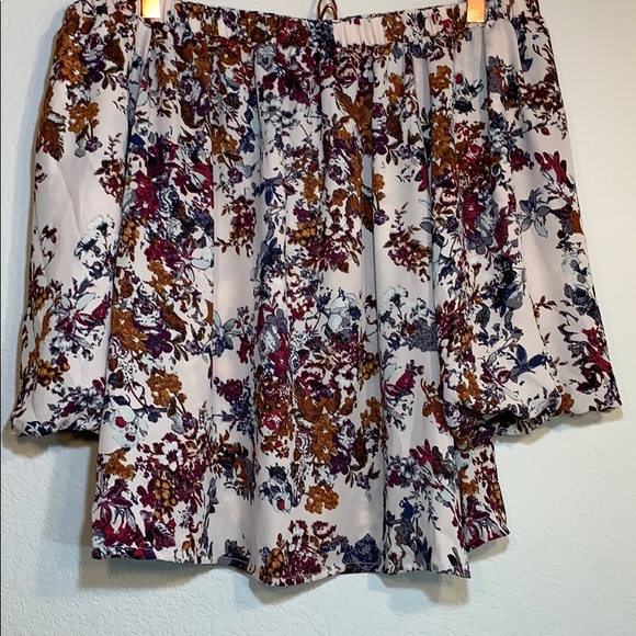 ❤️HP❤️Eyeshadow off the shoulder floral top - Picture 3 of 5